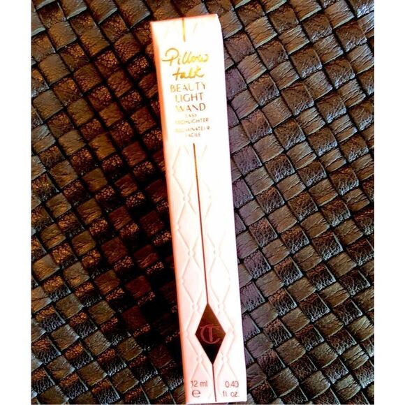 CHARLOTTE TILBURY - NWT - Beauty Light Wand Easy Highlighter in “Pillow Talk” - Picture 5 of 14